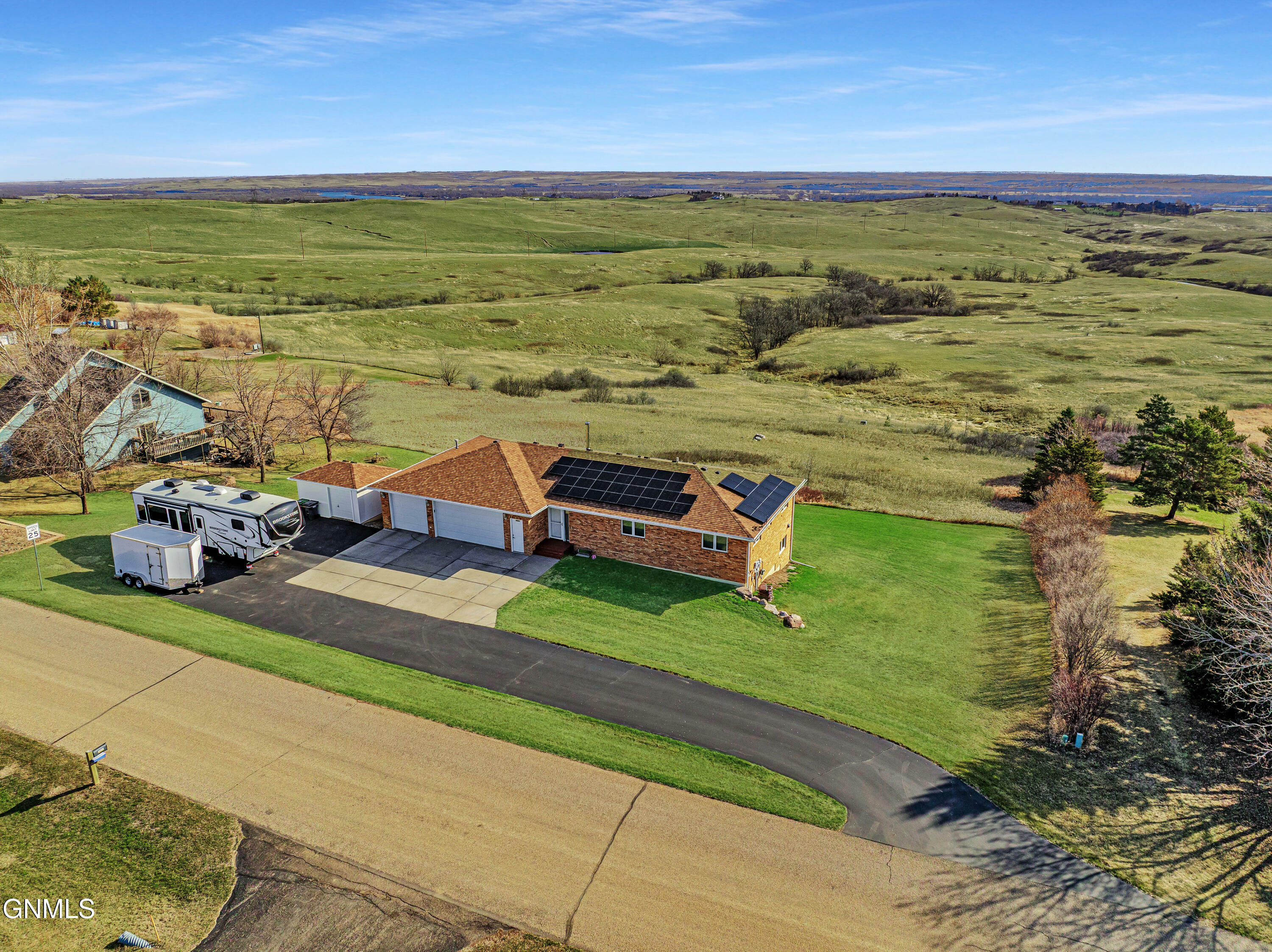 Property Photo: 4604 Highland Road ND 58554