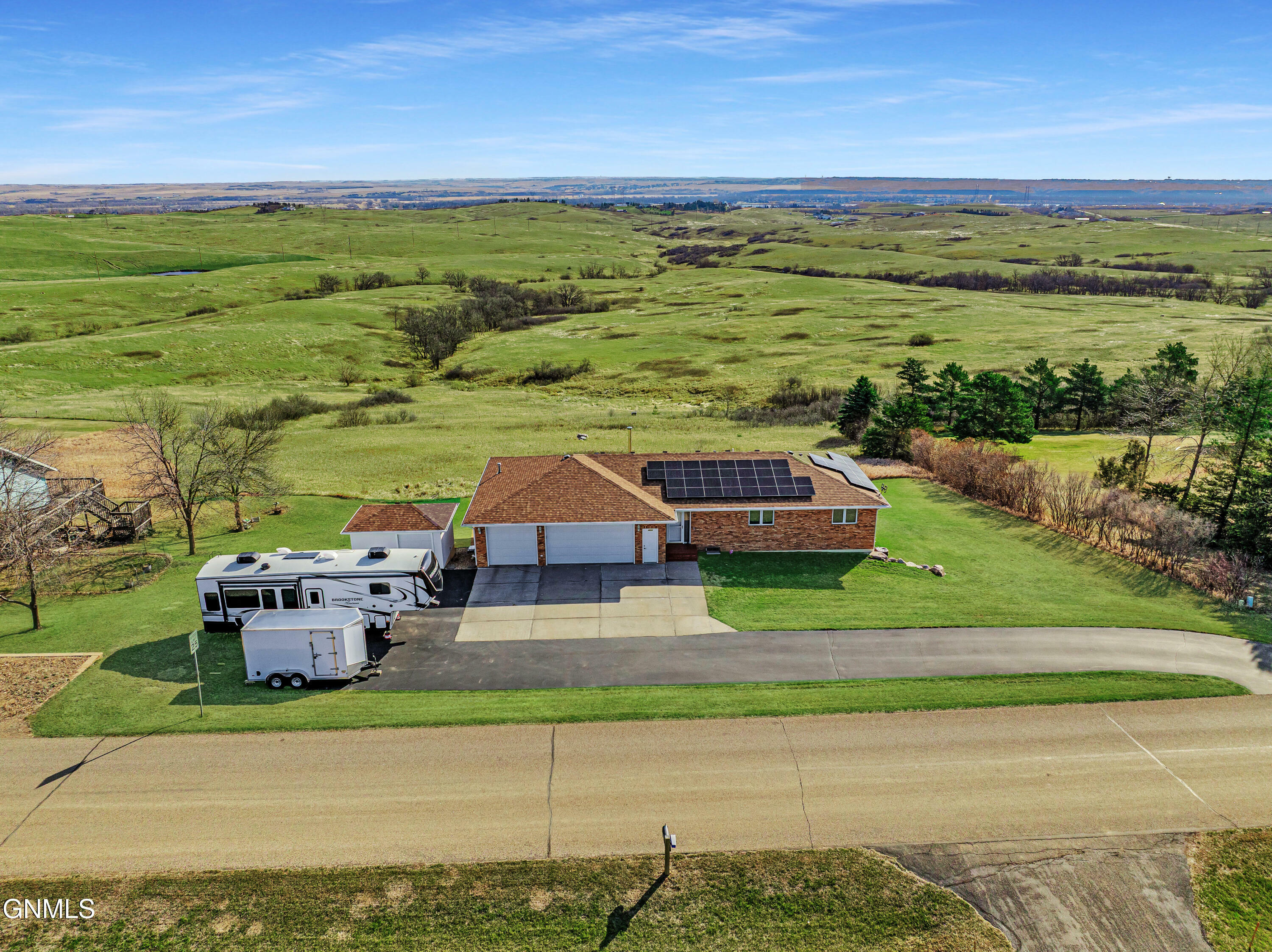 Property Photo: 4604 Highland Road ND 58554