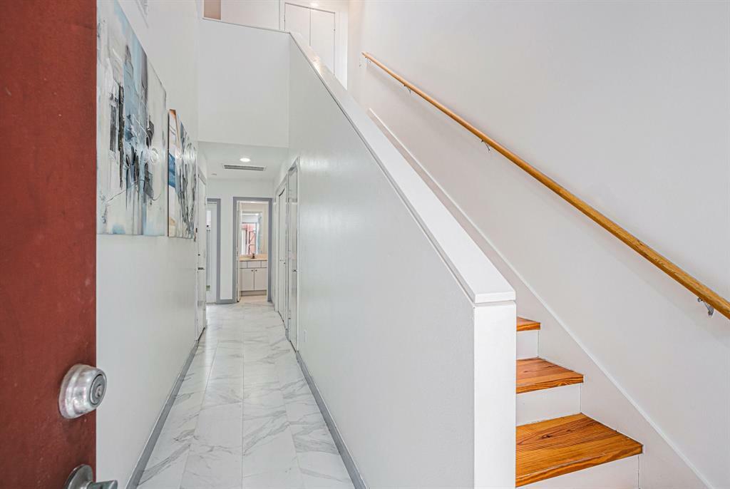Property Photo: 6132 Grand Boulevard TX 77021