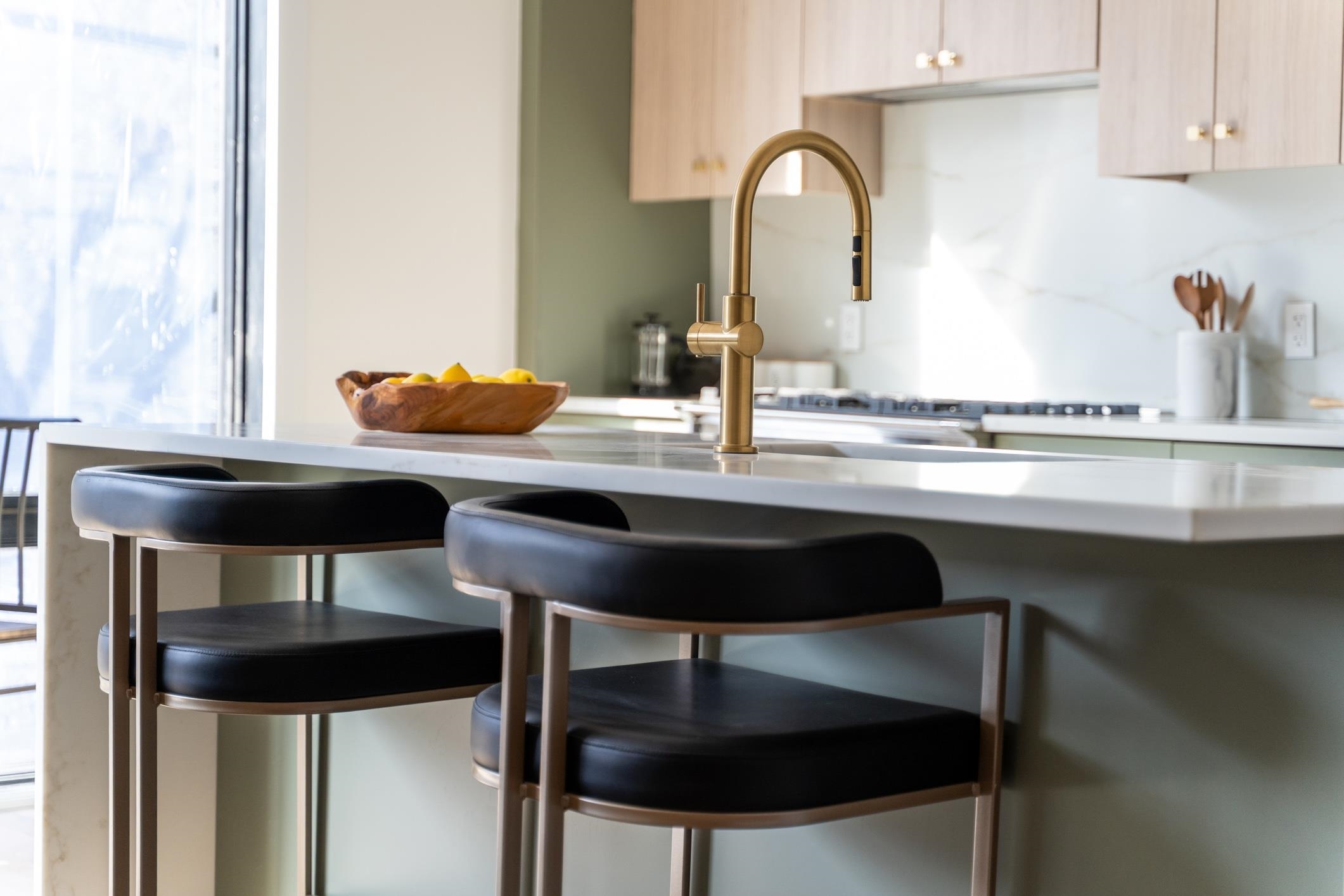 Property Photo:  100 Webster Ave 2  NJ 07307 