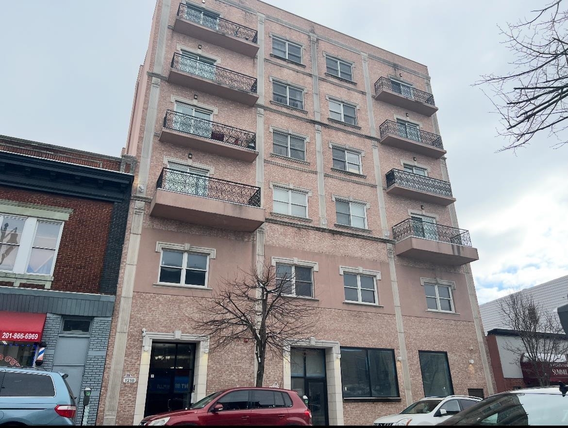 Property Photo: 1208 Summit Ave 604 NJ 07087