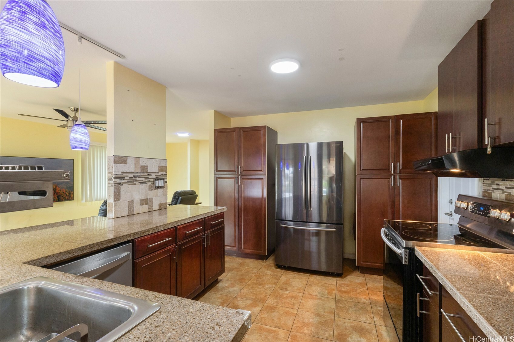 Property Photo: 67-469 Kukea Circle HI 96791
