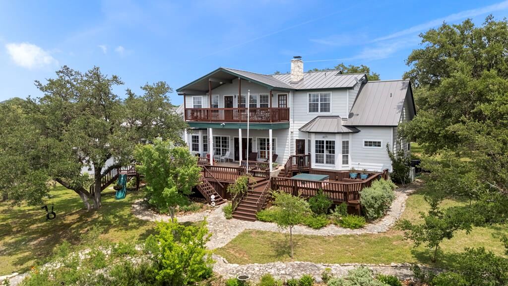 Property Photo: 125 Northlake TX 78063