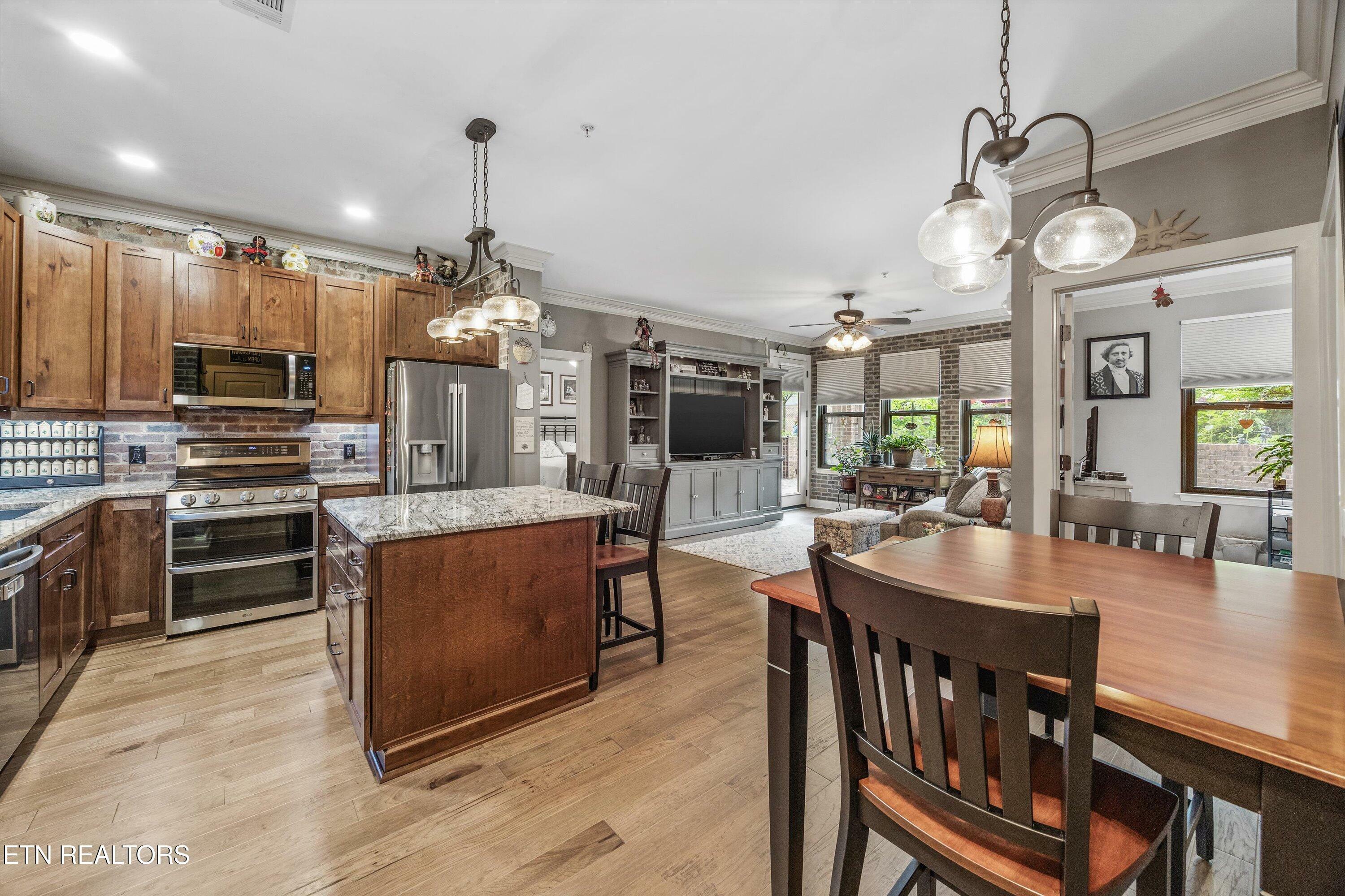 Property Photo: 445 W Blount Ave 224 TN 37920