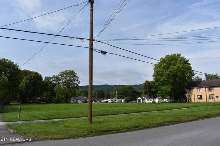 Property Photo:  321 Chester Ave  KY 40965 