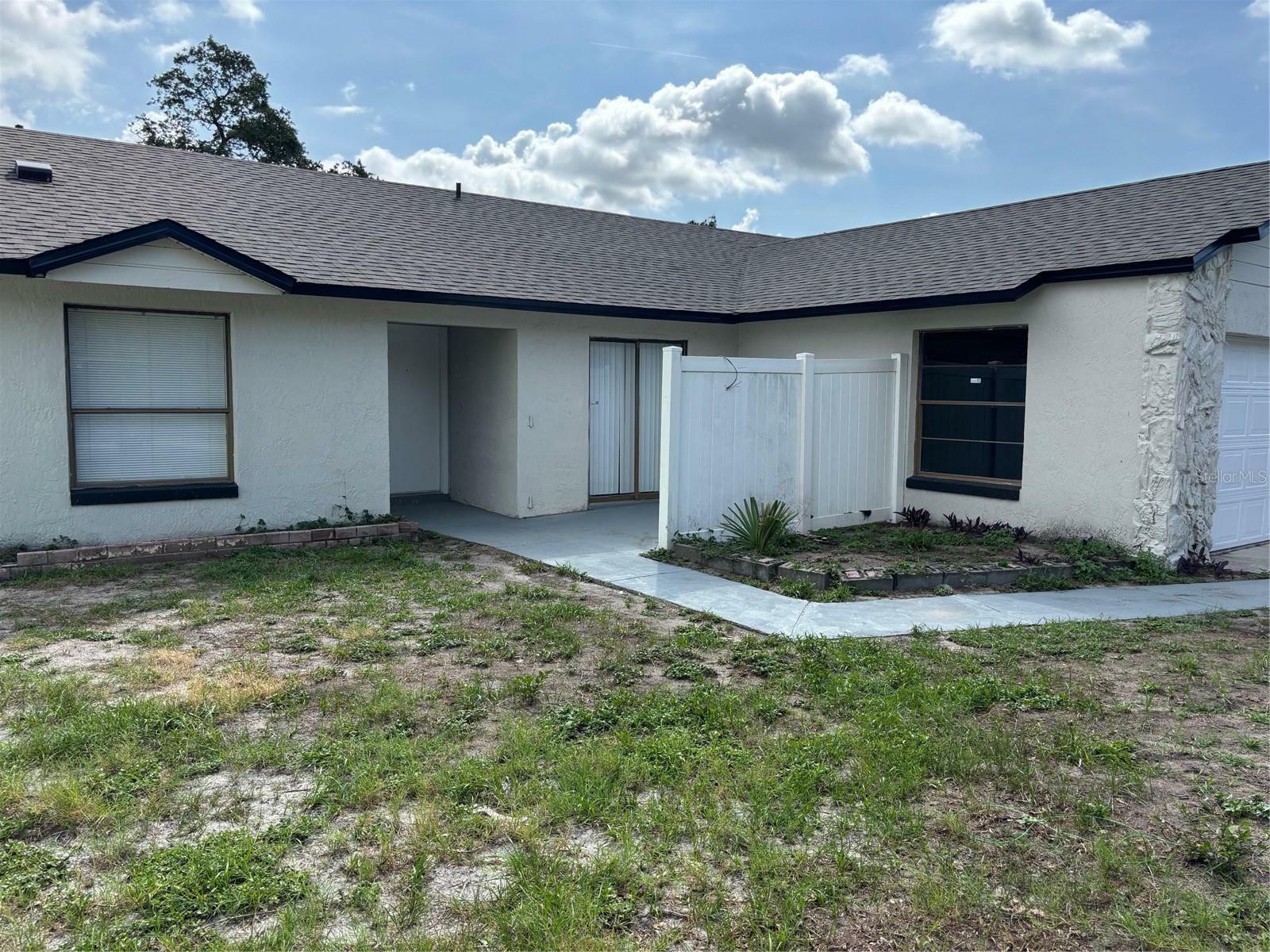 Property Photo: 3187 Shady Willow Drive FL 32808