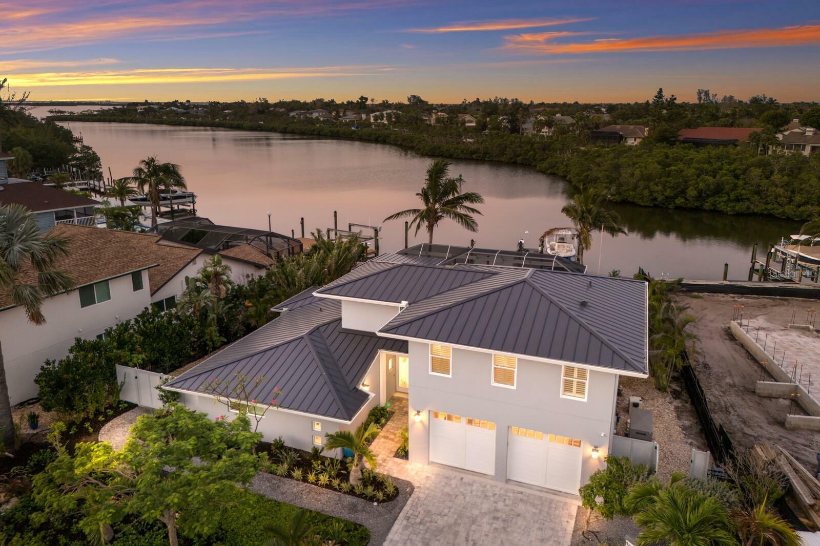 Property Photo: 4 Winslow Place FL 34228