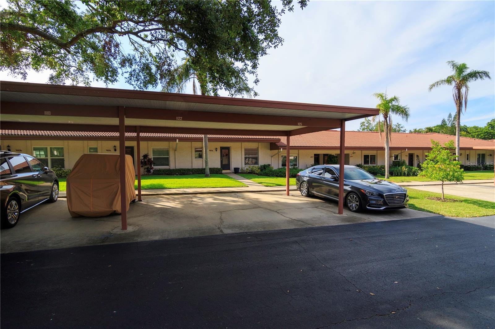 Property Photo: 1122 Montrose Place 1713 FL 34698