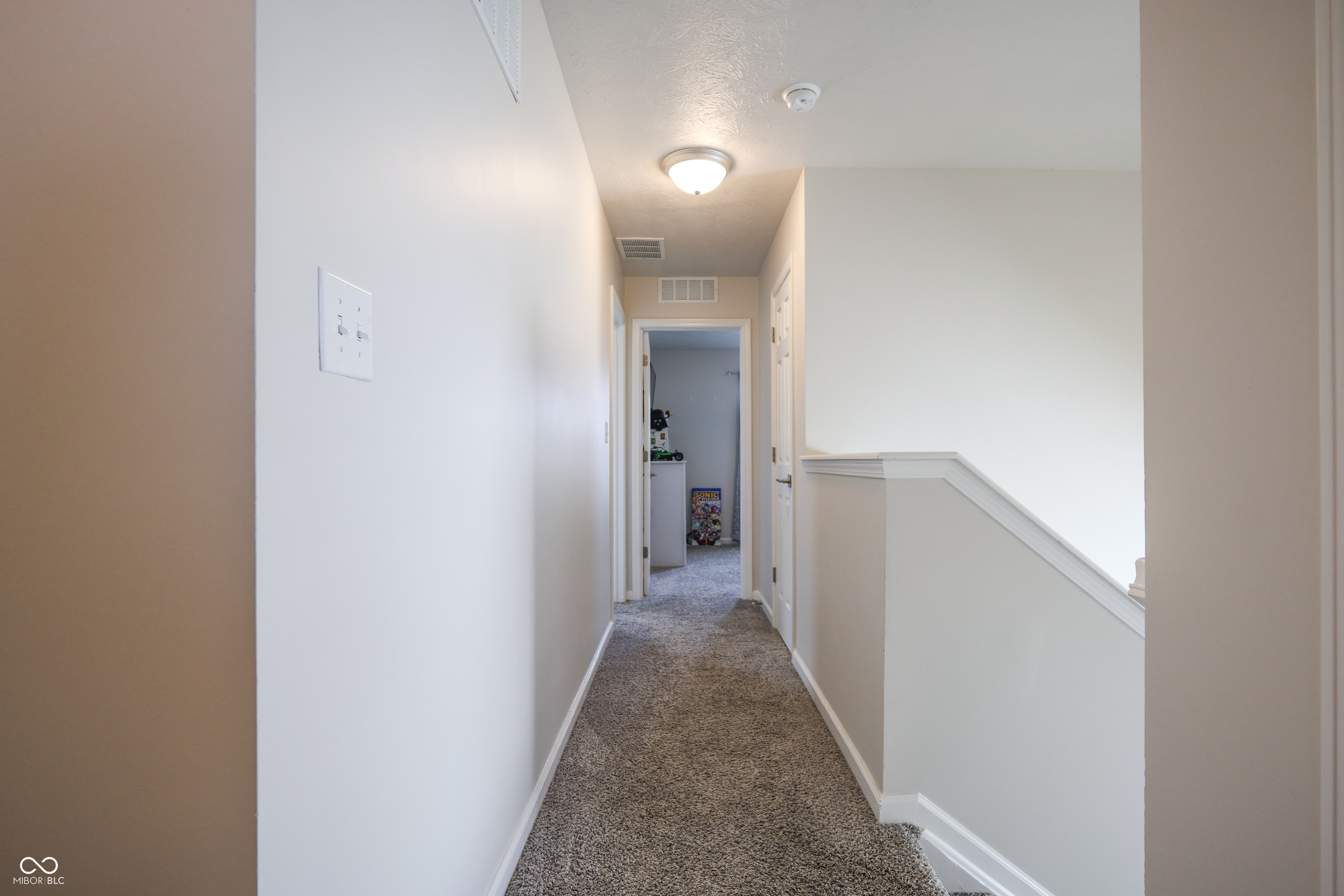 Property Photo: 2101 Shadow Fox Drive IN 47201