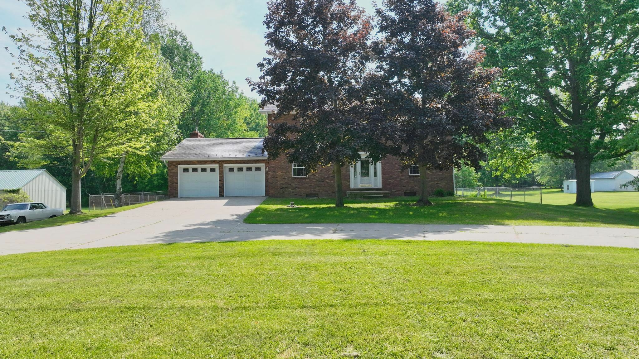 Property Photo: 12148 N Elms Road MI 48420