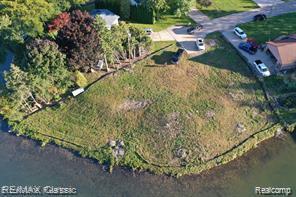 4087 Araby Court  Highland MI 48356 photo