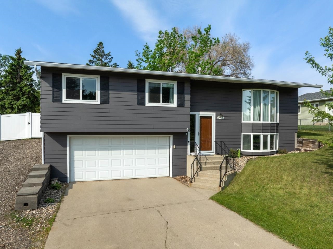 Property Photo: 1925 10th St NW ND 58703