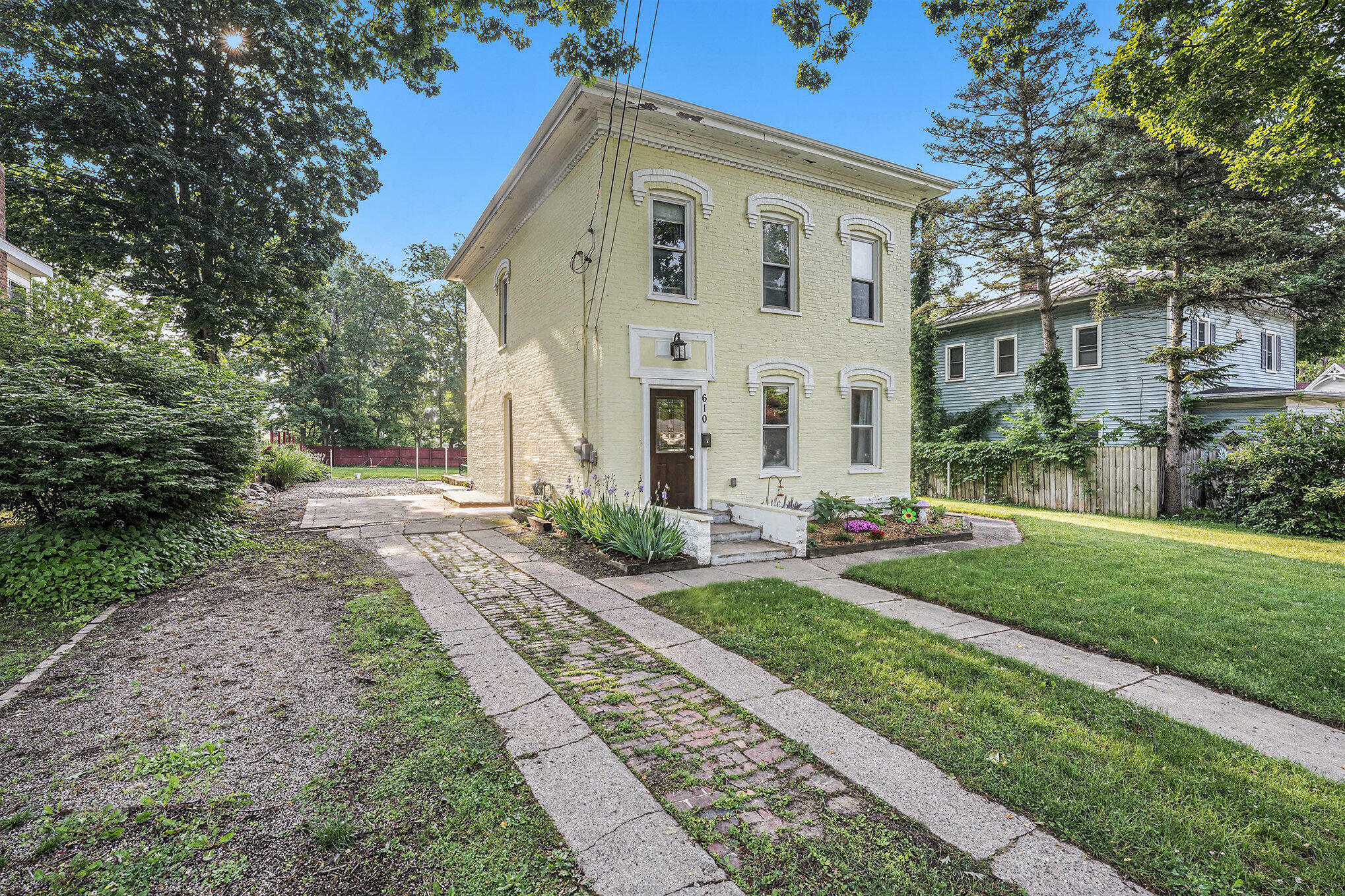 Property Photo: 610 Union Street MI 48846