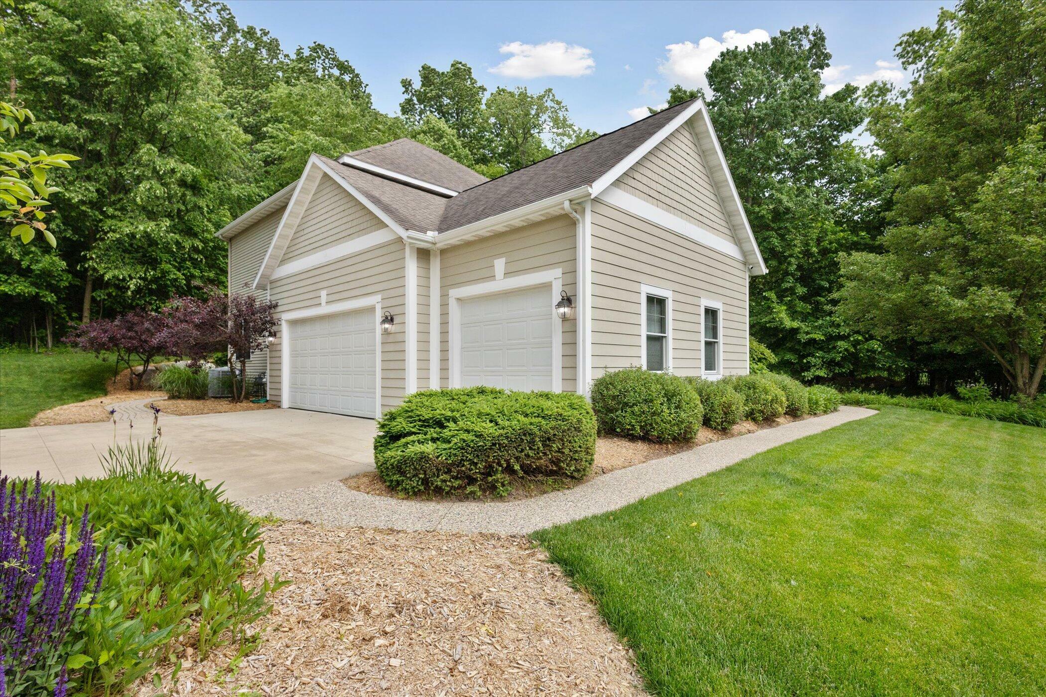 Property Photo:  2240 Watercrest Drive NE  MI 49301 