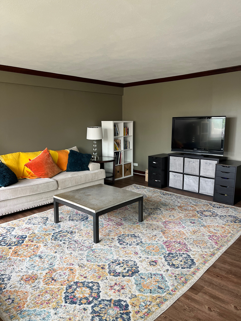 Property Photo: 165 N Kenilworth Avenue 4D IL 60301