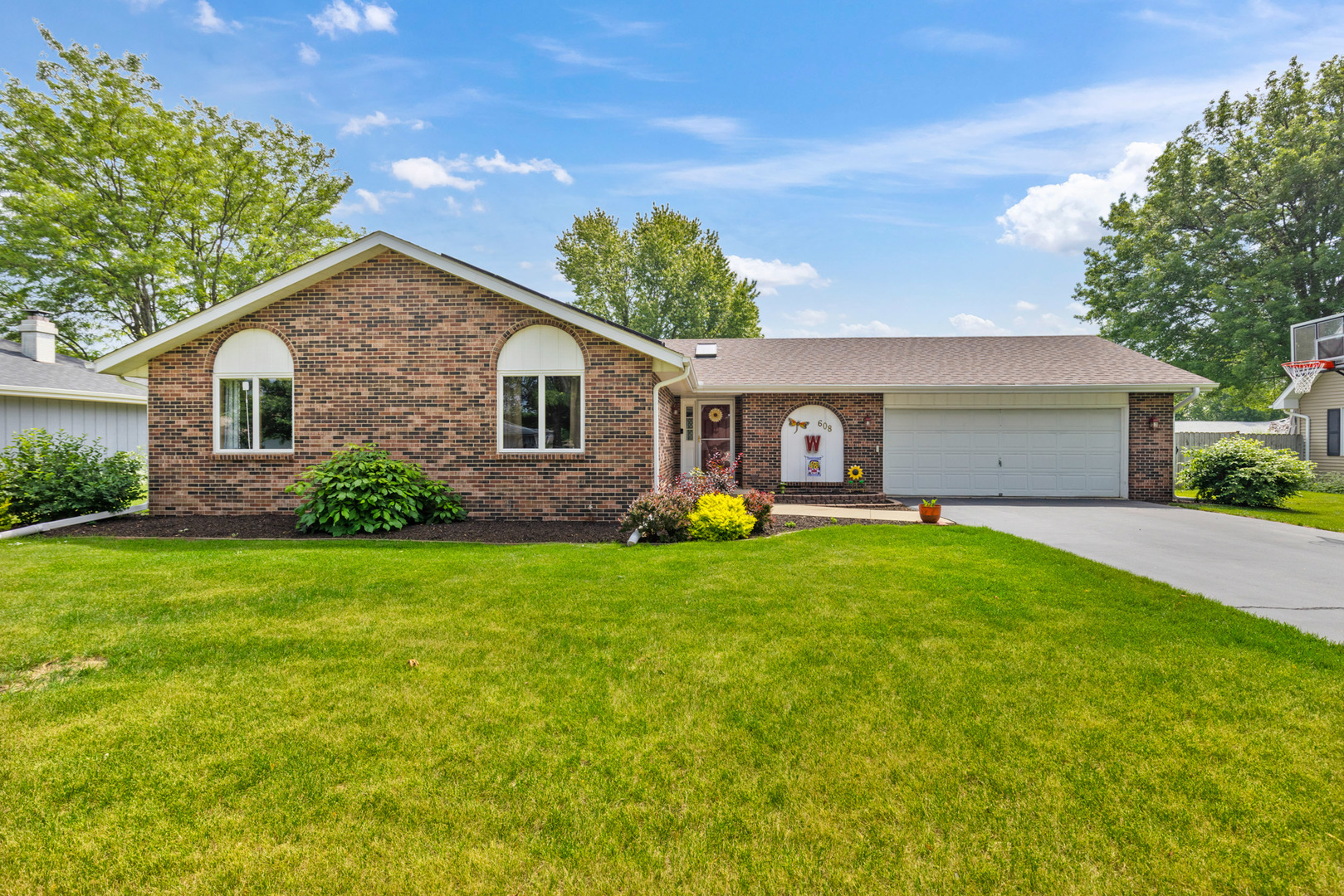 Property Photo: 608 S Church Street IL 61088