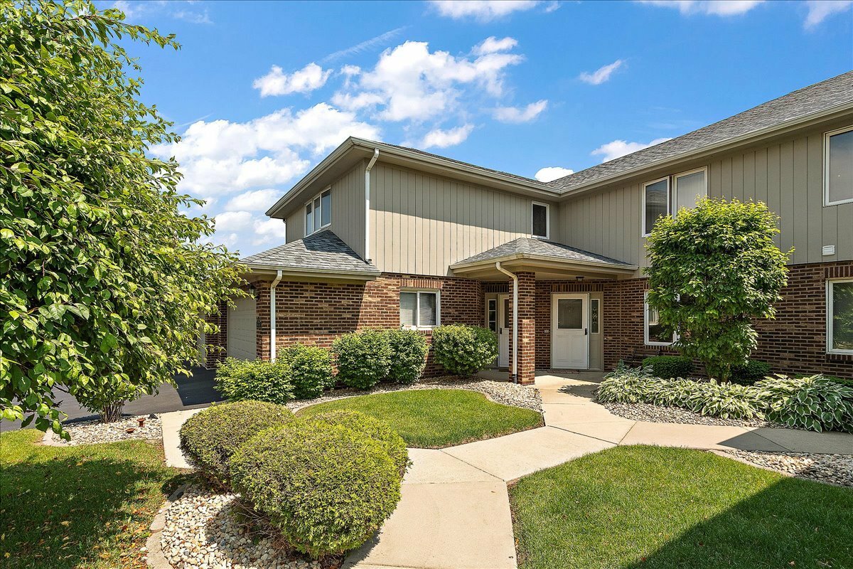 Property Photo: 15031 Mayo Drive 19D IL 60462