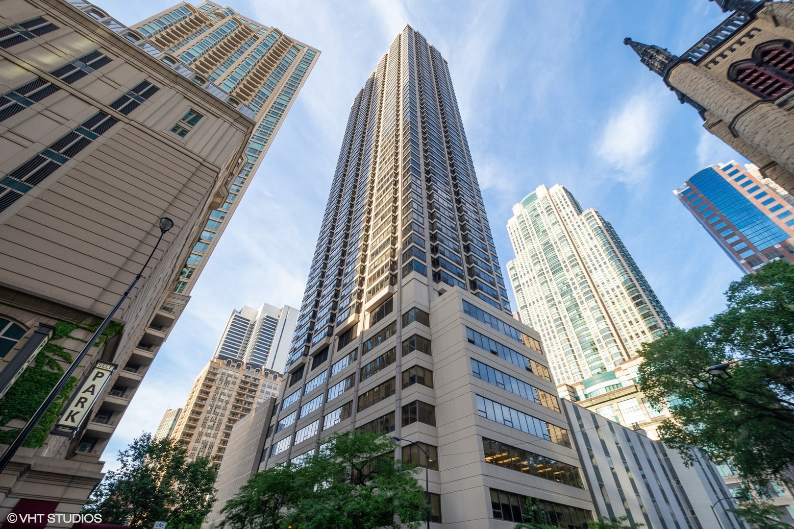 Property Photo: 30 E Huron Street 3403 IL 60611