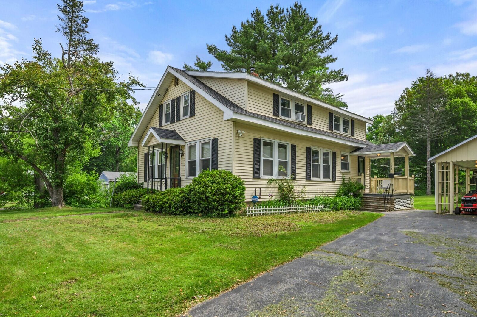 Property Photo:  148 Water Street  ME 04346 