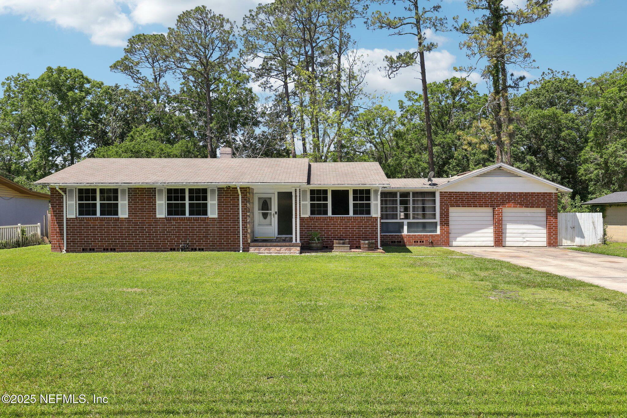 Property Photo: 1126 Lake Shore Boulevard FL 32205