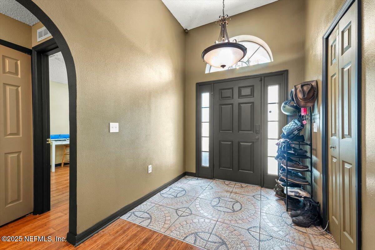 Property Photo: 9744 Watershed Court FL 32220