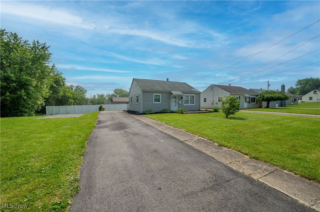 Property Photo: 117 N Navarre Avenue OH 44515