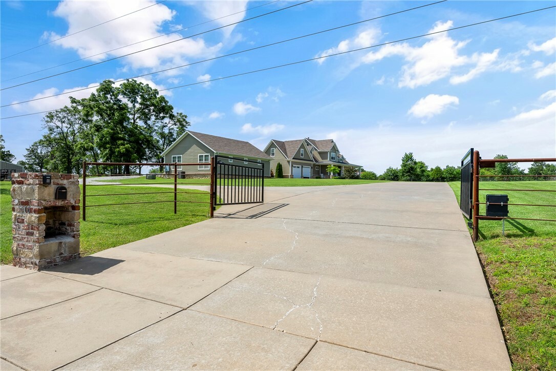 Property Photo: 5500 SW Gunstock Road AR 72713
