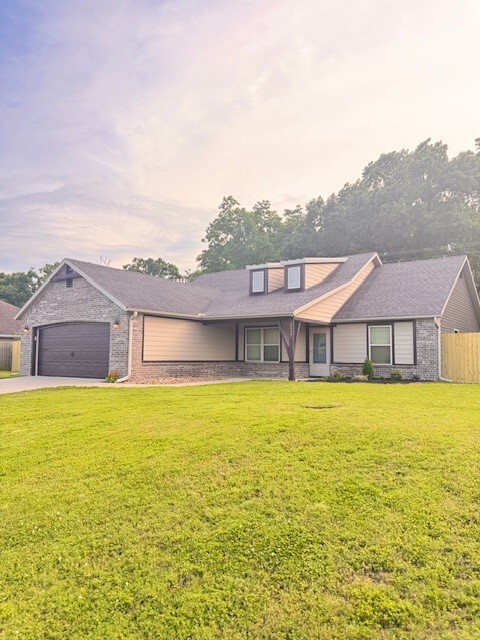 Property Photo: 1117 Nemett Drive AR 72751