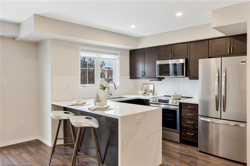 Property Photo: 15 Hays Boulevard 10 ON L6H 0H8