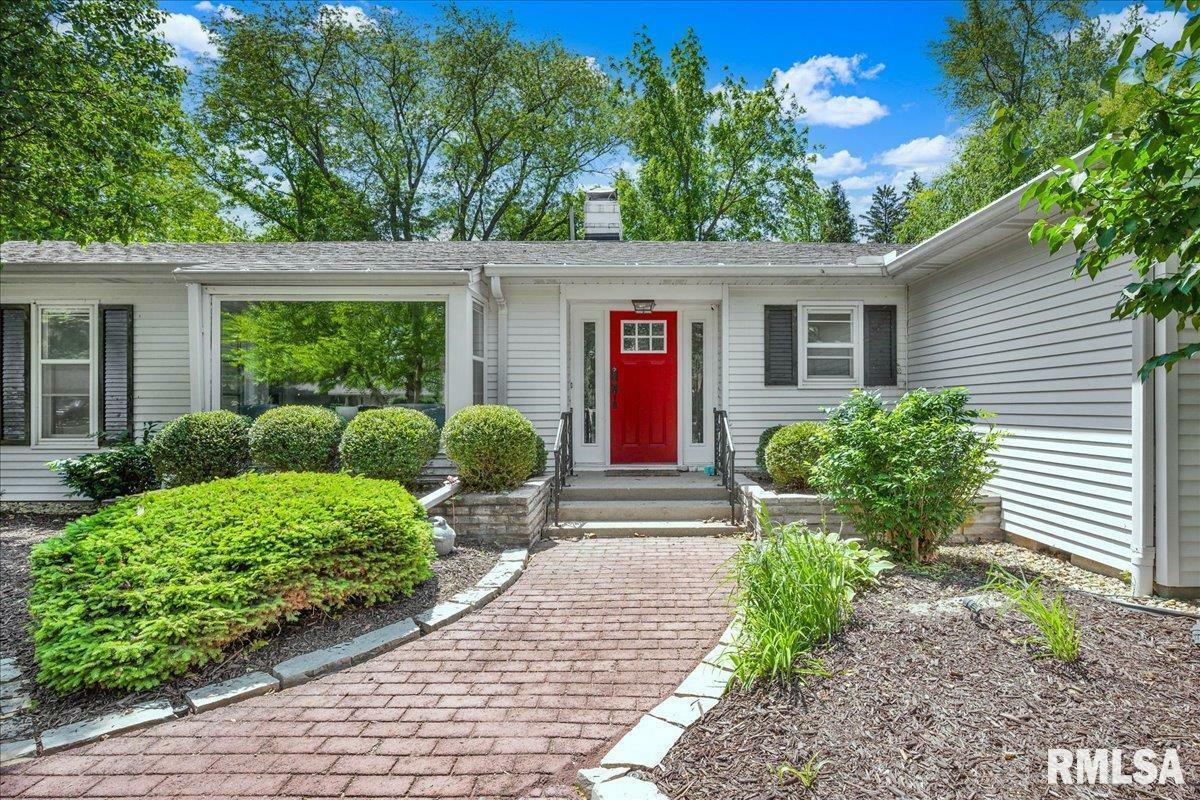 Property Photo: 486 E High Point Drive IL 61614