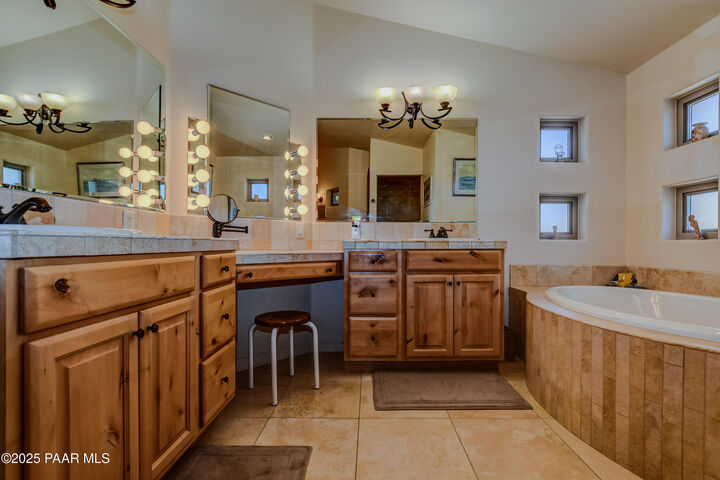 Property Photo: 628 W Lee Boulevard AZ 86303
