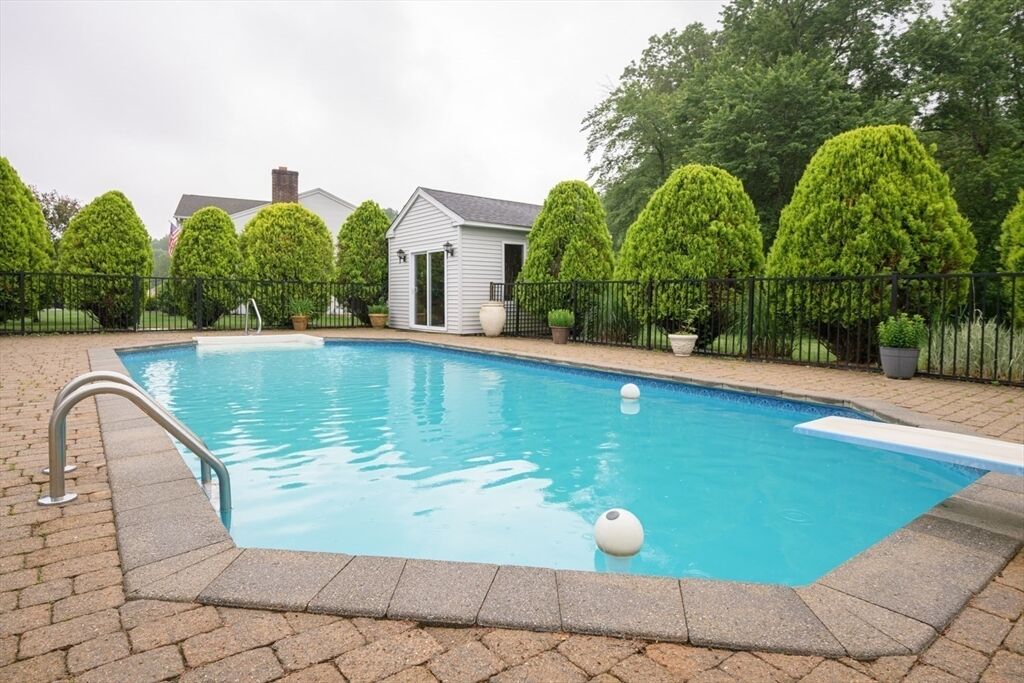 Property Photo: 42 Janelle Dr MA 01001