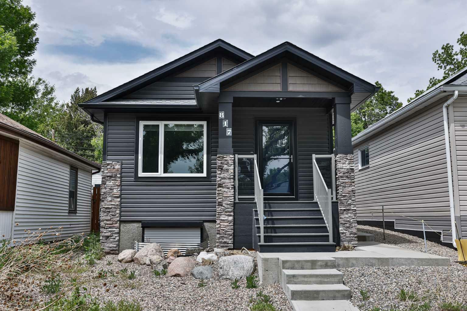 Photo de la propriété: 817 8 Avenue S AB T1J 1P1