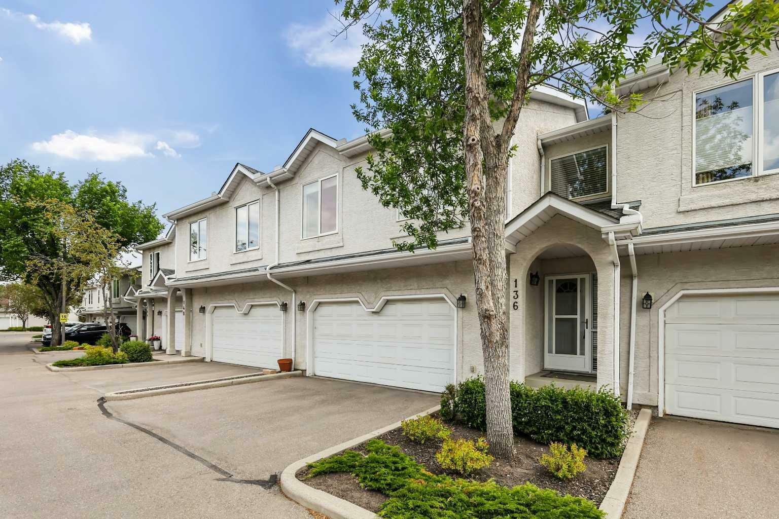 Photo de la propriété:  136 Sunlake Gardens SE  AB T2X 3X4 