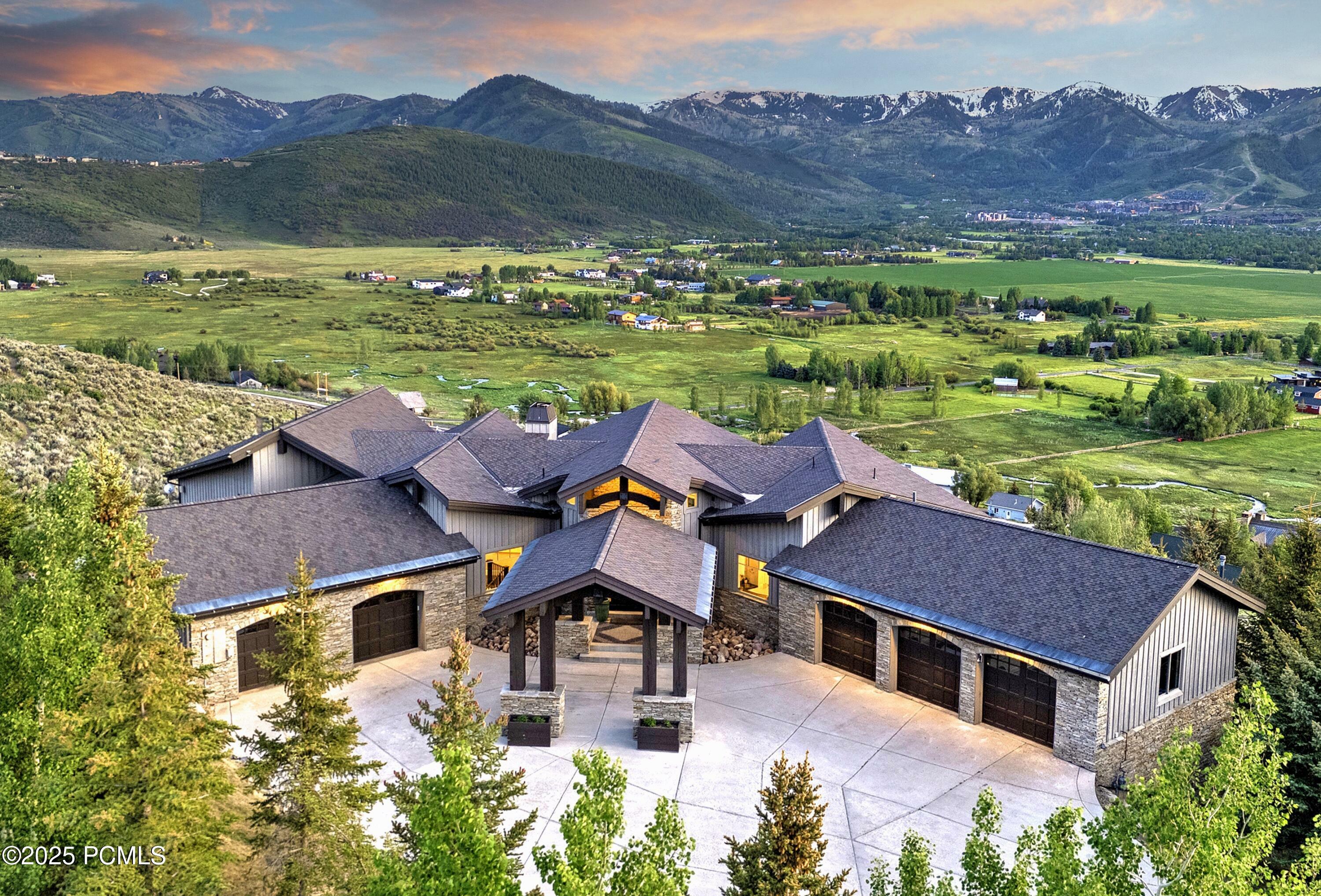 Property Photo: 5660 Aidan Court UT 84098