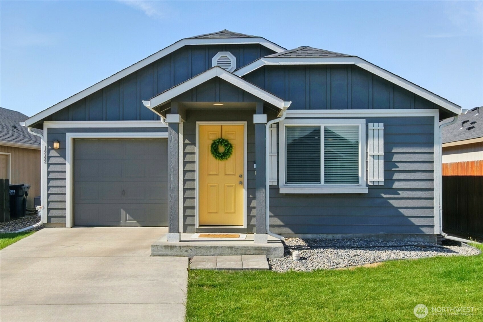 Property Photo: 1242 SW Carver Street WA 99324