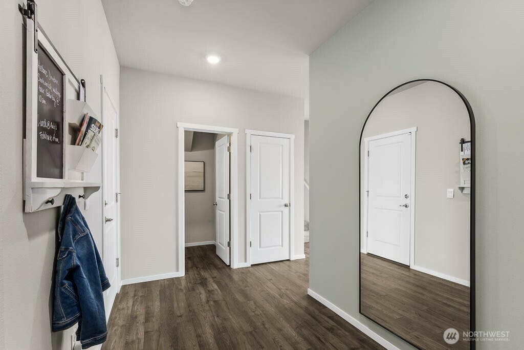 Property Photo: 1725 Noble Avenue 81 WA 98290