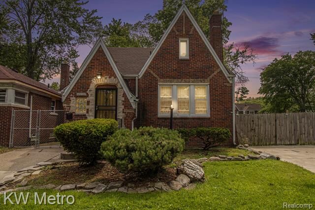 Property Photo:  9211 Devonshire Road  MI 48224 