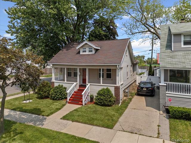 Property Photo: 809 E Bennett Avenue MI 48220