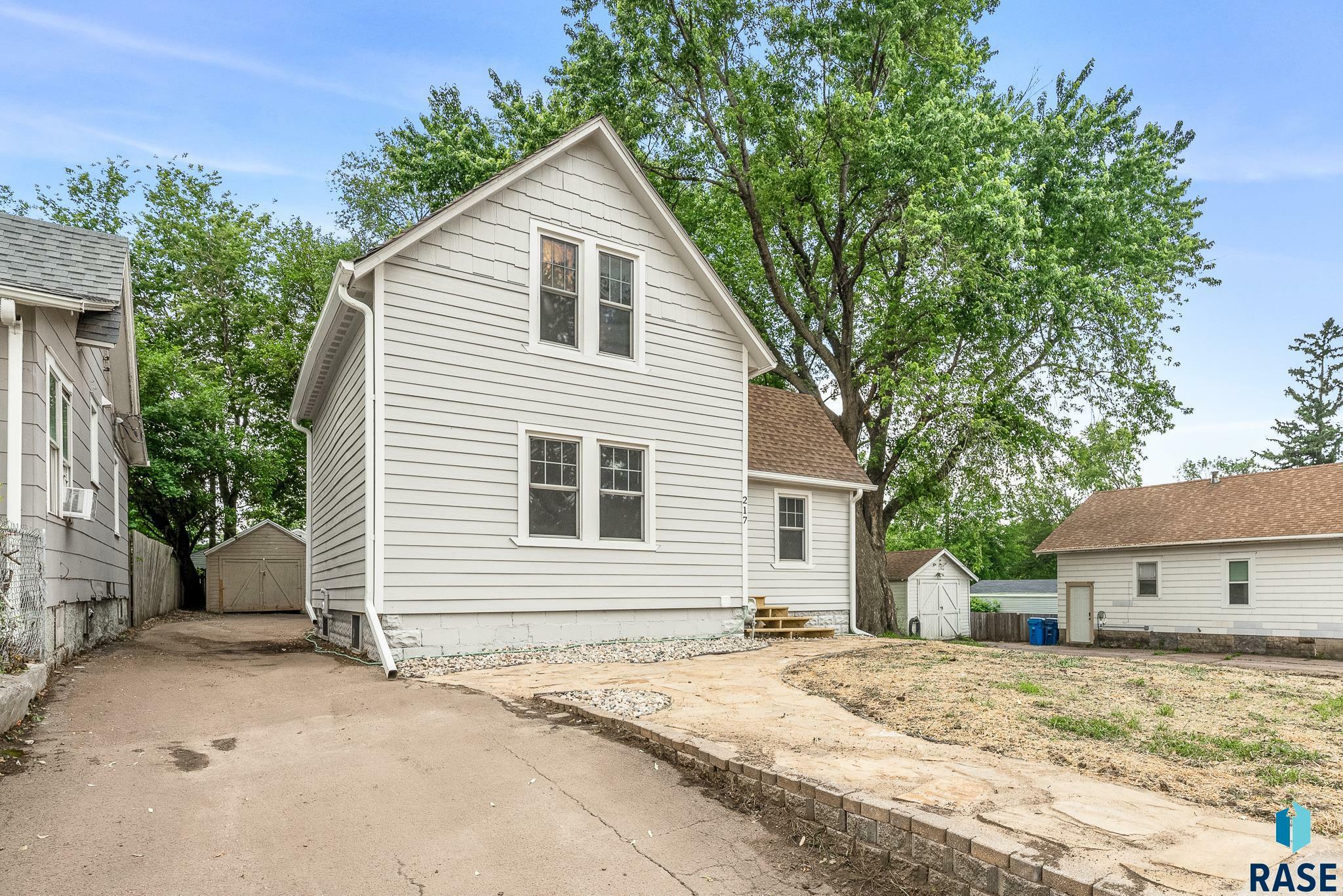 Property Photo: 217 N West Ave SD 57104
