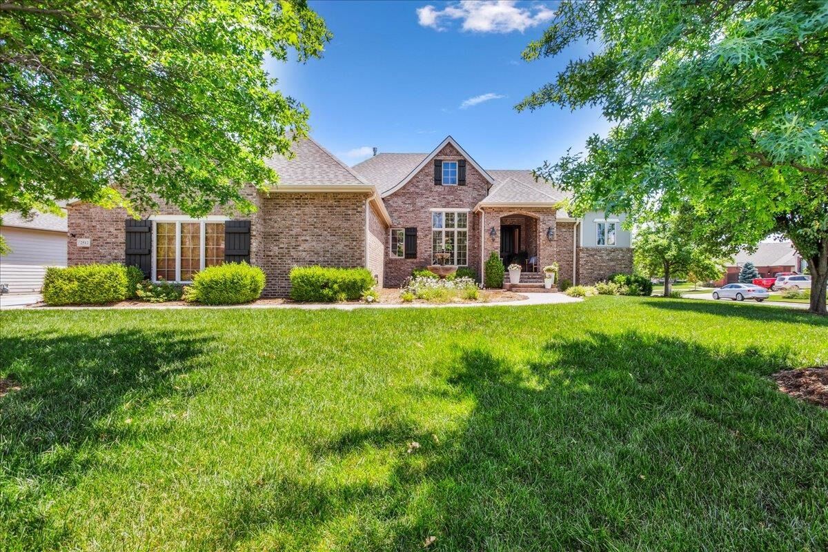 Property Photo:  2512 N Rosemont Ct  KS 67228 