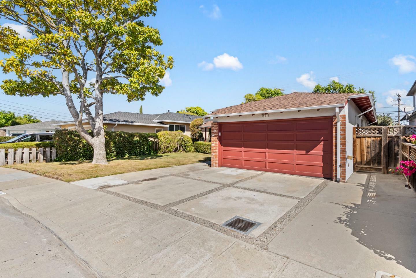 Property Photo: 1023 Annapolis Drive CA 94403
