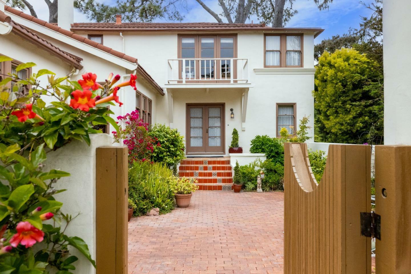 Property Photo: 944 Bayview Avenue CA 93950