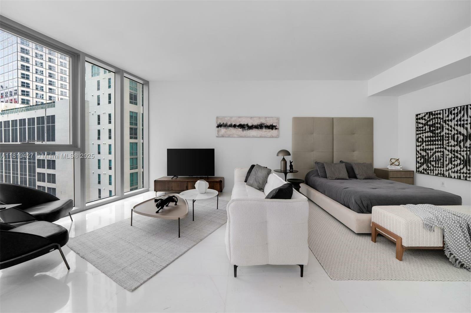 Property Photo: 300 Biscayne Blvd Way 1005 FL 33131