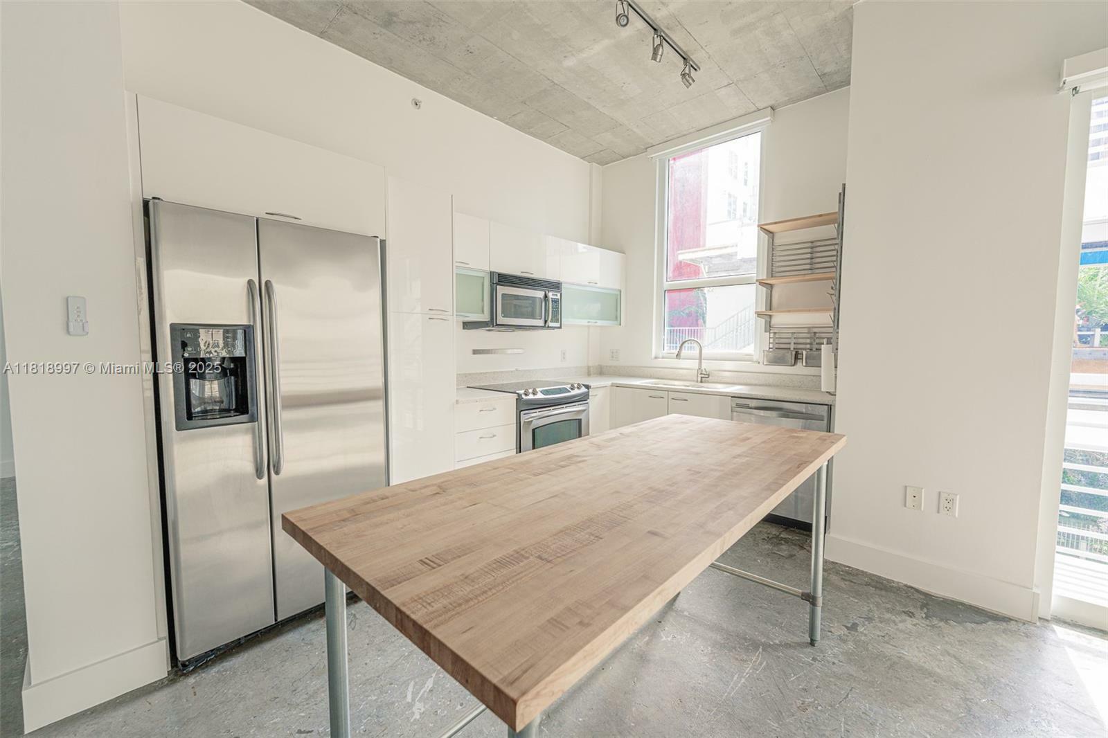 Property Photo: 133 NE 2nd Ave 312 FL 33132