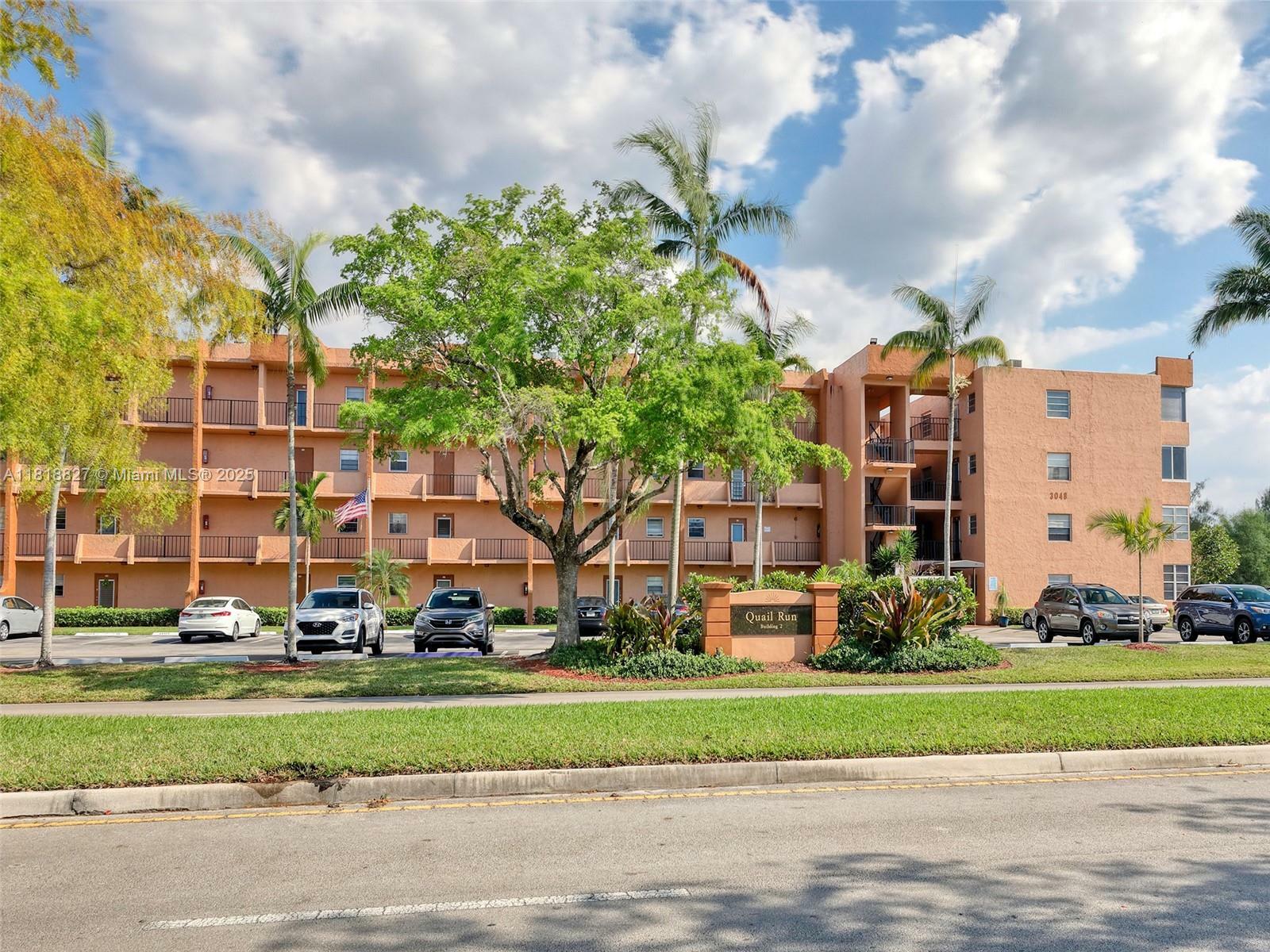 Property Photo: 3048 E Sunrise Lakes Dr 319 FL 33322