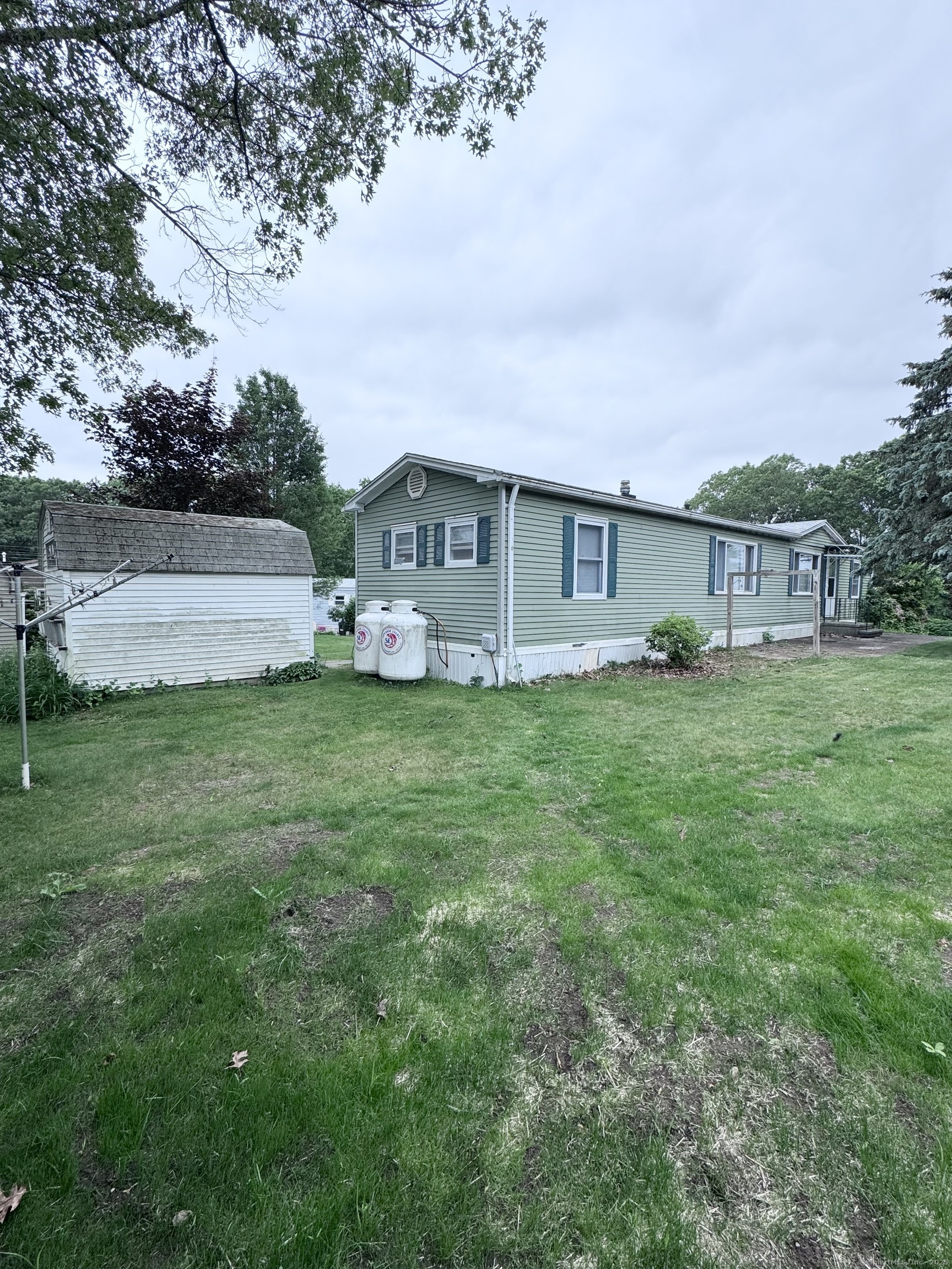 Property Photo: 3 Stonewood Terrace CT 06066