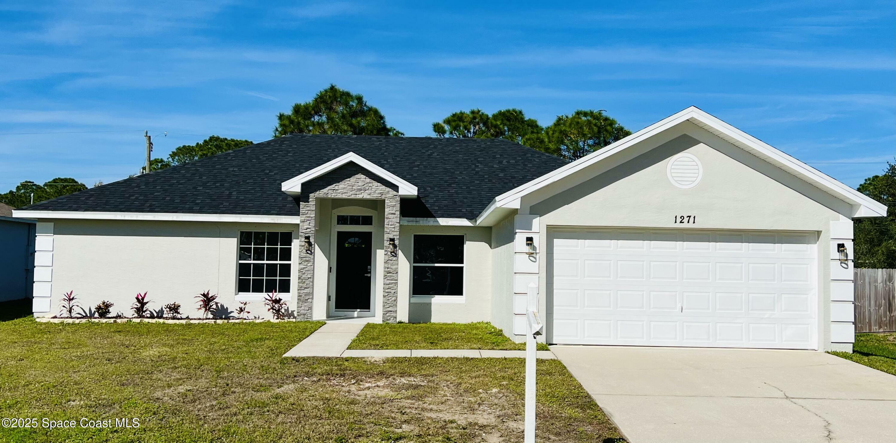 Property Photo: 1271 Rabbit Street SE FL 32909