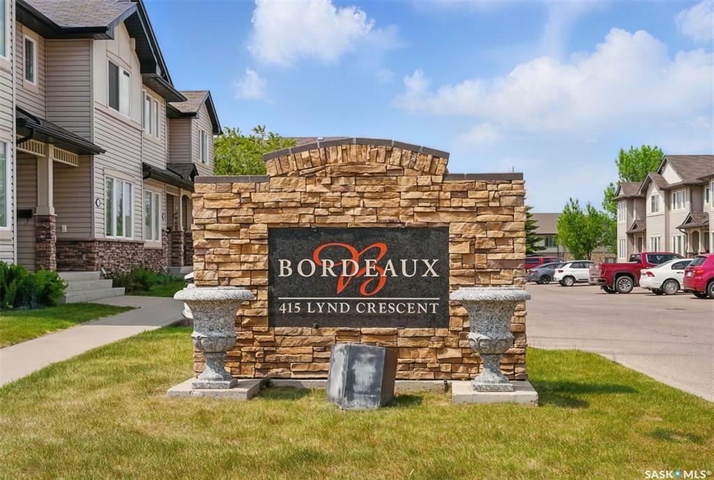 Property Photo: 415 Lynd Crescent 205 SK S7T 0C2