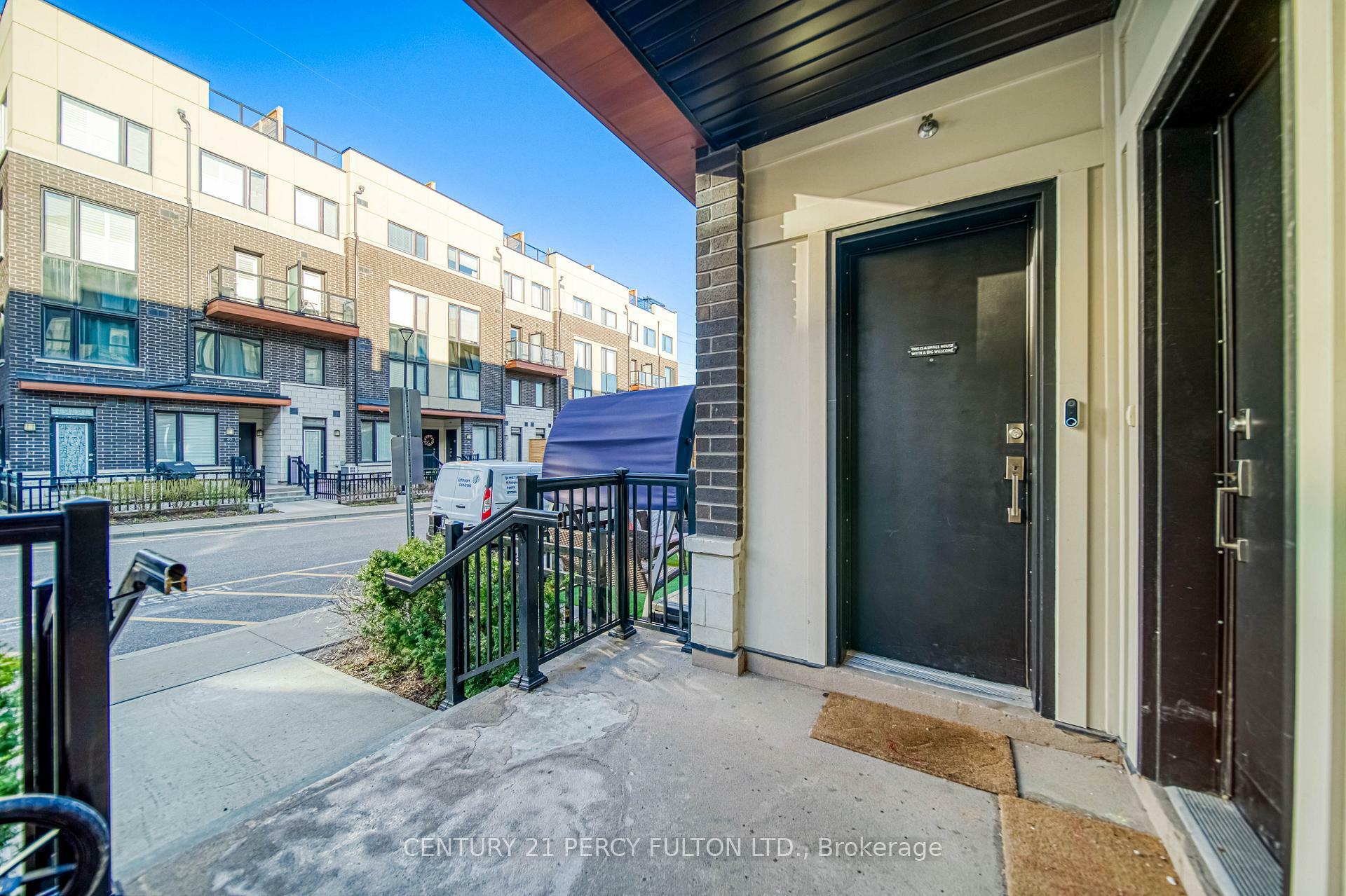 Property Photo: 1555 Kingston Road 504 ON L1V 0E9